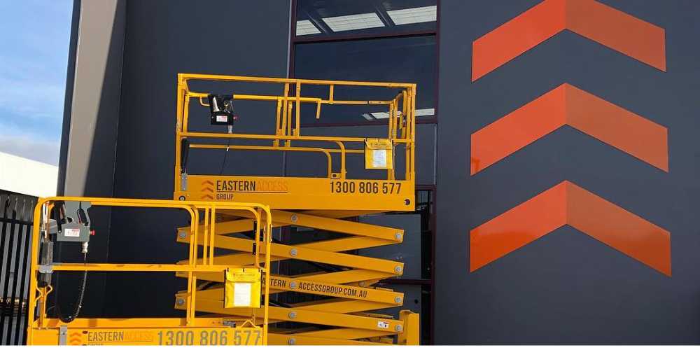 Factors to Consider When Leaving Scissor Lifts Outside - Eastern Access Group